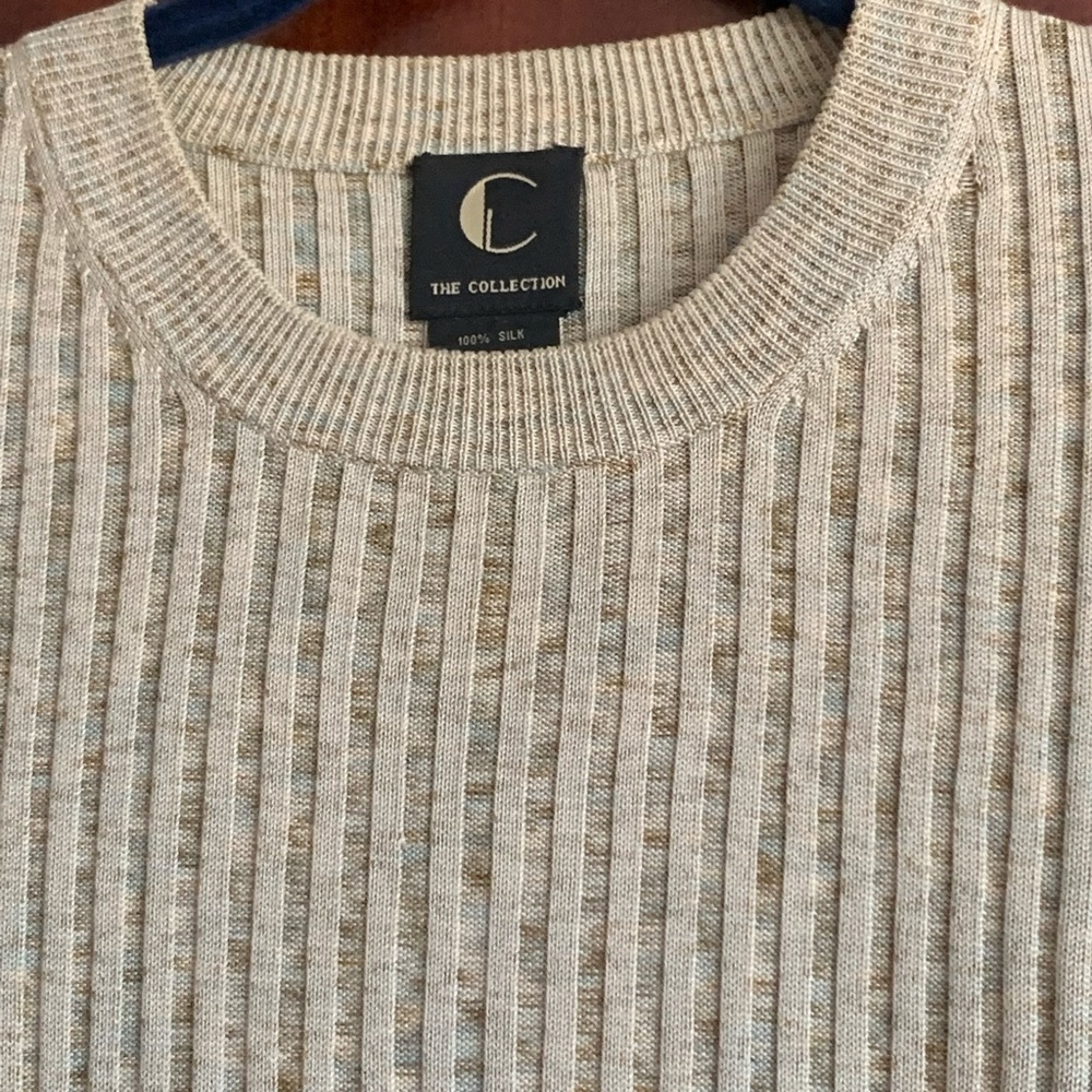 C Collection 100% Silk Men’s  Sweater Size L. Armpit to armpit 25”